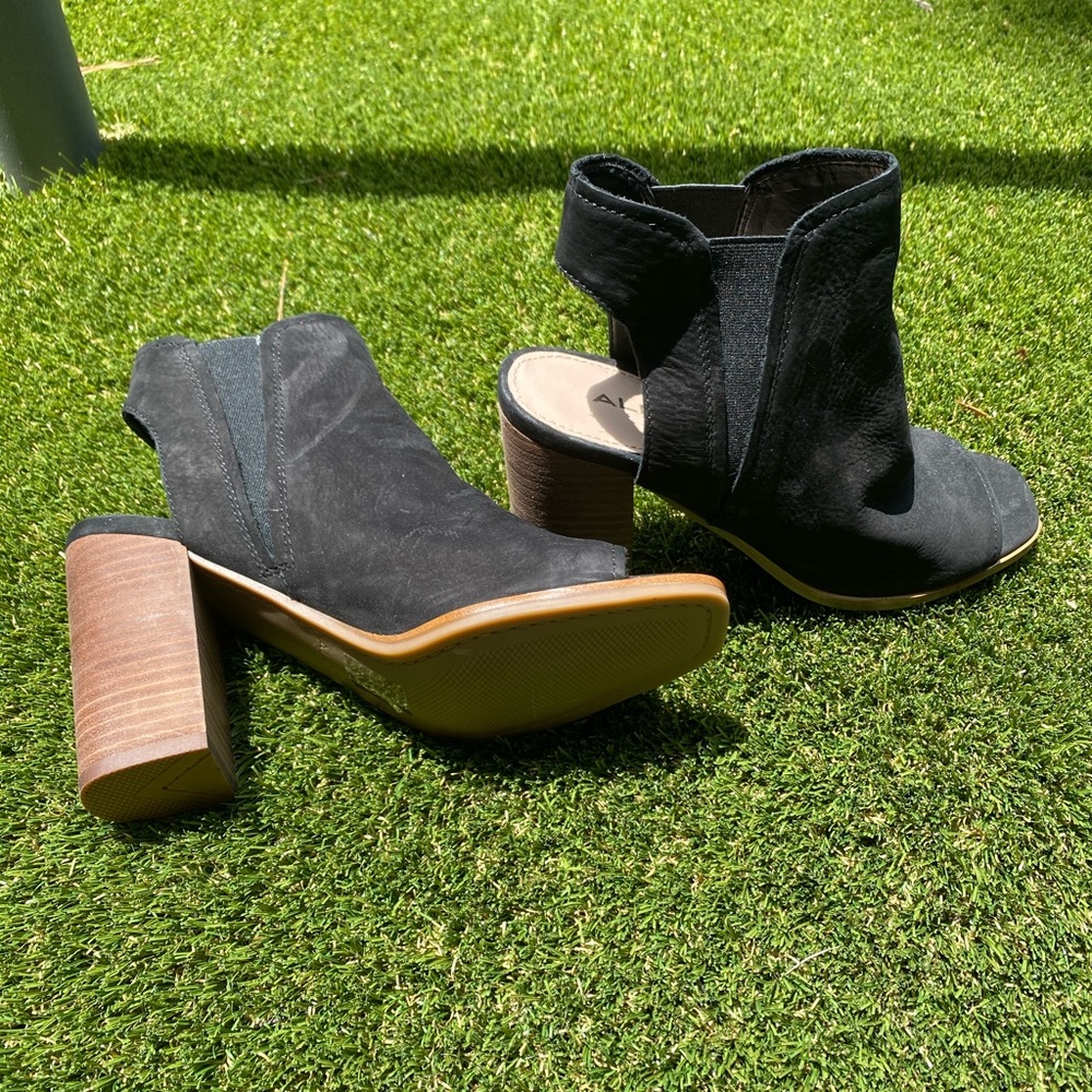 Brand new Sandals
